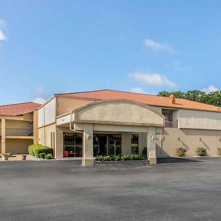 Quality Inn Manchester Exterior photo