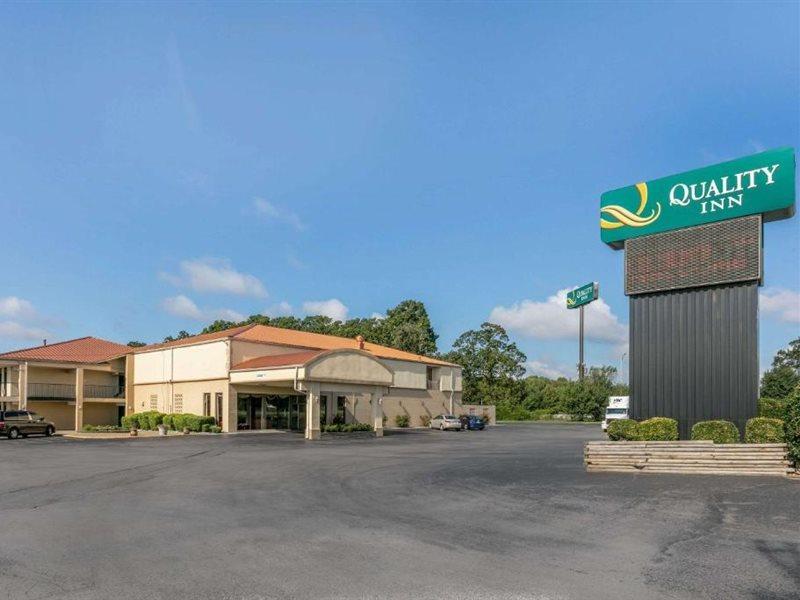 Quality Inn Manchester Exterior photo