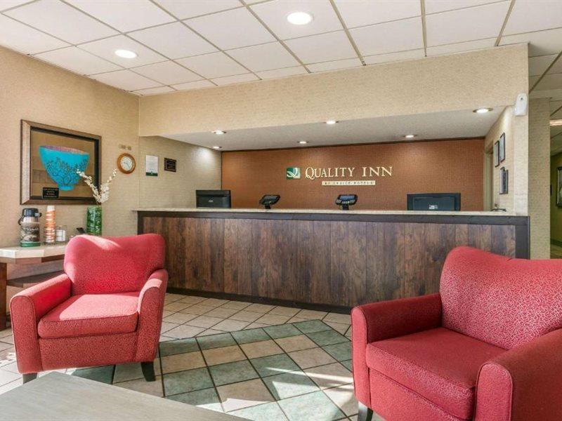 Quality Inn Manchester Exterior photo