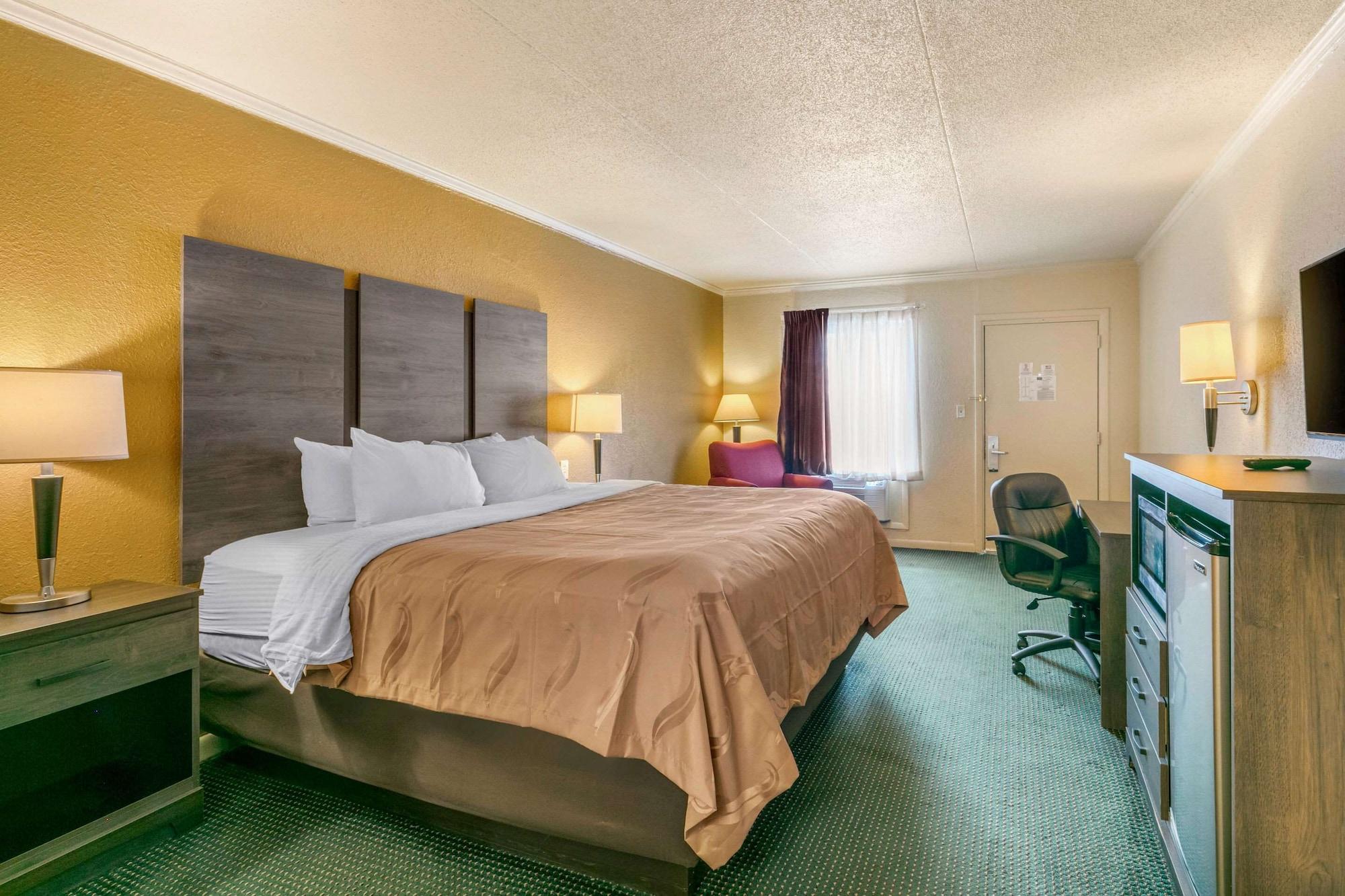 Quality Inn Manchester Exterior photo