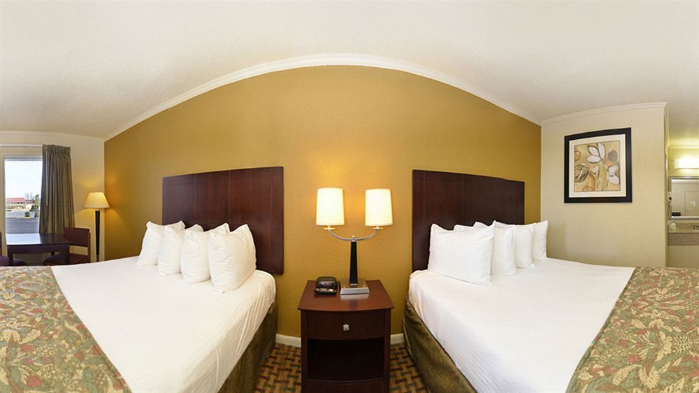 Quality Inn Manchester Exterior photo